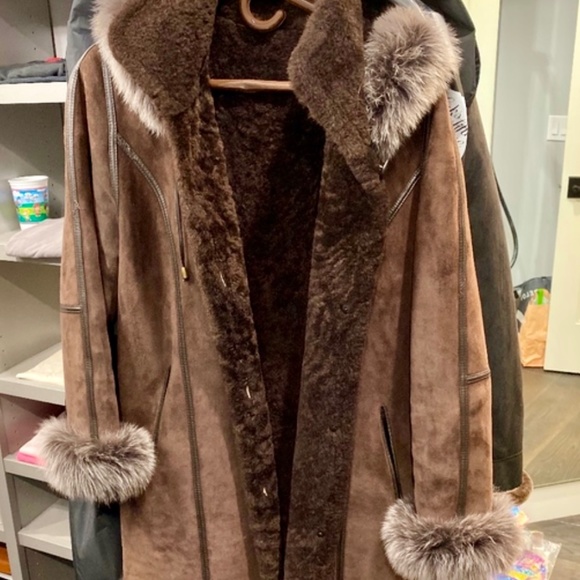 BROWN FUR SHEARLING COAT WITH DETACHEABLE HOOD - Picture 1 of 2